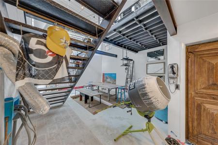 305 Jefferson Ave