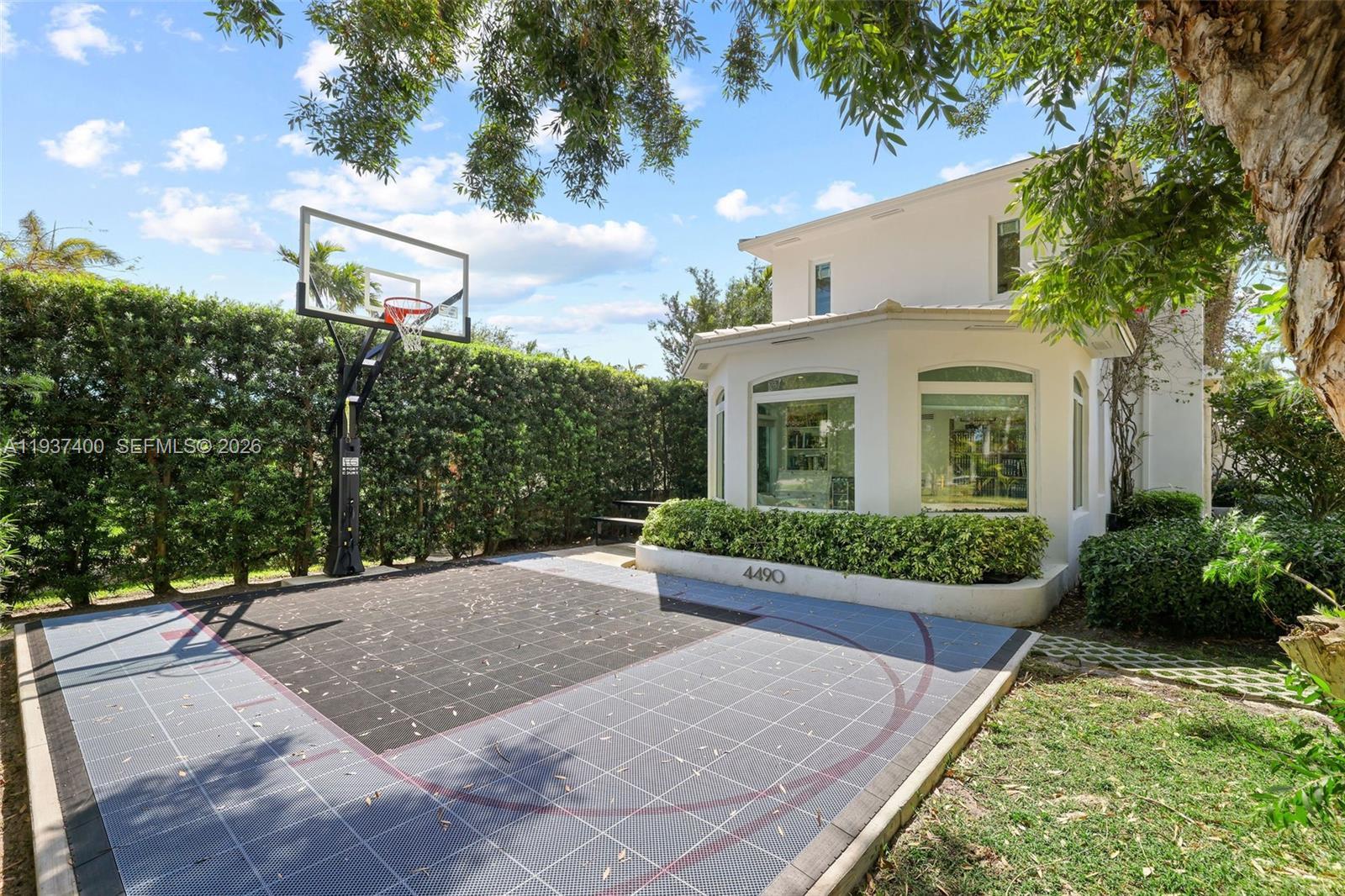Image 2: Basketball Court
