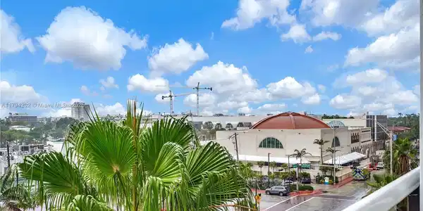 9455 Collins Ave