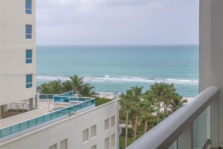 5005 Collins Ave