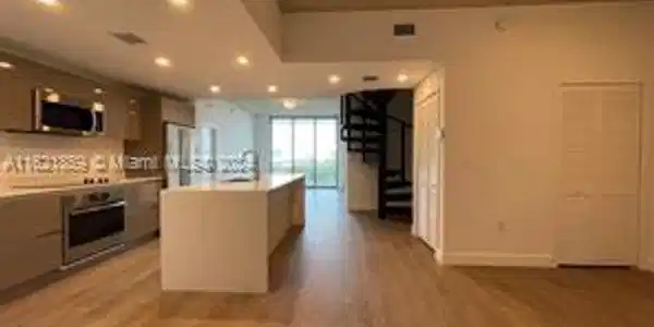 13800 Highland Dr