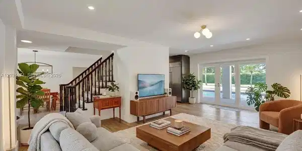 Image 4: First living room