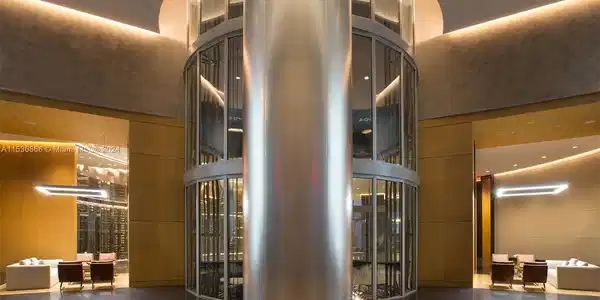 Image 2: Lobby