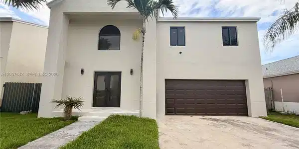11789 SW 272nd Ter