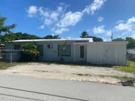 8 Lauderdale Dr