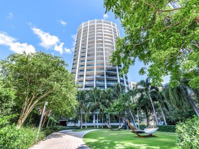 2831 S Bayshore Dr