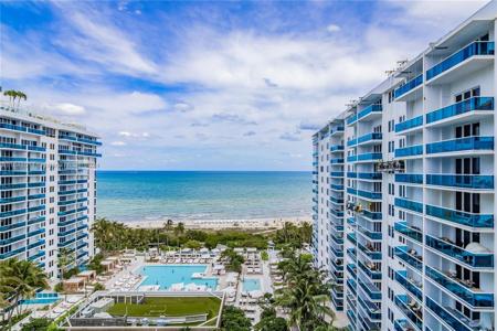 2301 Collins Ave