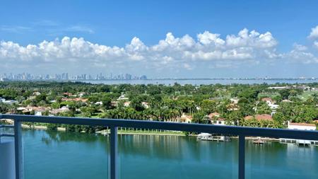 5600 Collins Ave