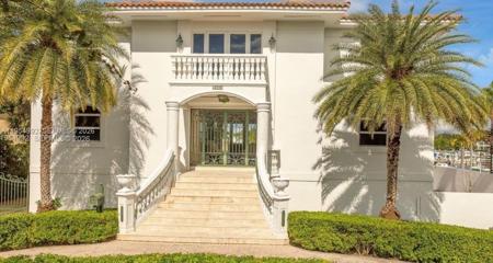 6275 Dolphin Dr