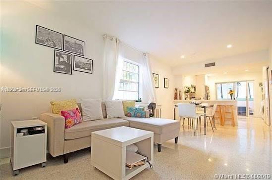Image 1: 937 Living . Dining