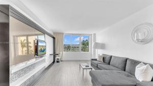 1100 West Ave