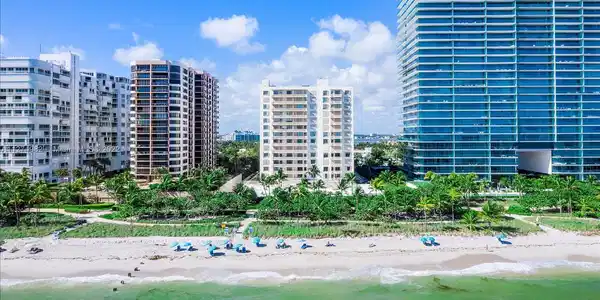 10185 Collins Ave Unit 922