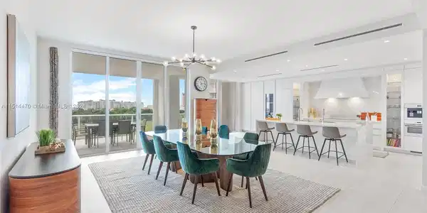 200 SE Mizner Blvd