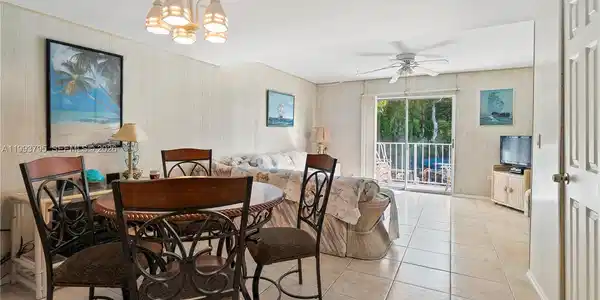300 Ocean Dr