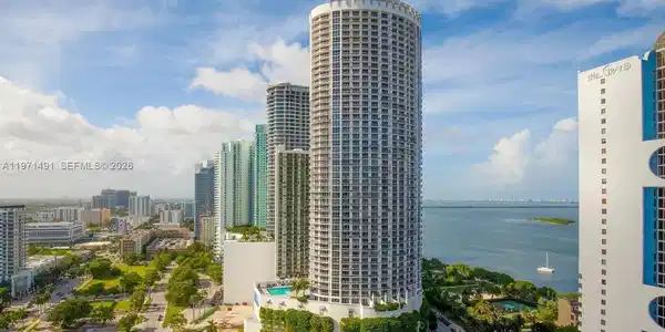 1750 N Bayshore Dr