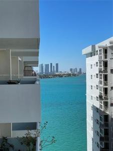 1200 West Ave
