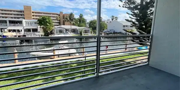 3750 NE 169th St Unit 210