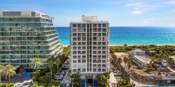 9341 Collins Ave