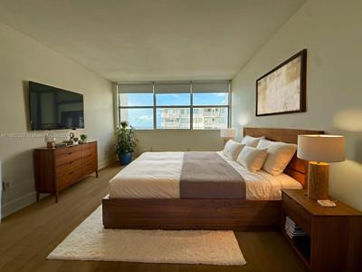 1420 Brickell Bay Dr