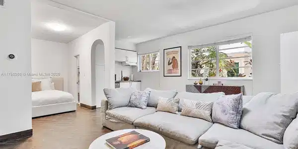 359 Meridian Ave