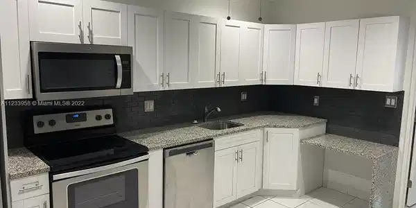 1240 SE 3rd Ct Unit 12