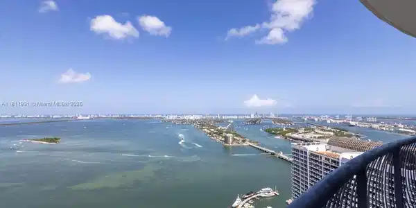 1750 N Bayshore Dr