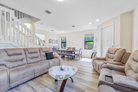 11525 SW 248th Ter