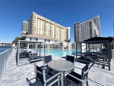 1833 S Ocean Dr