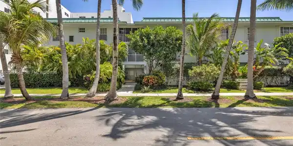 300 Sunrise Dr