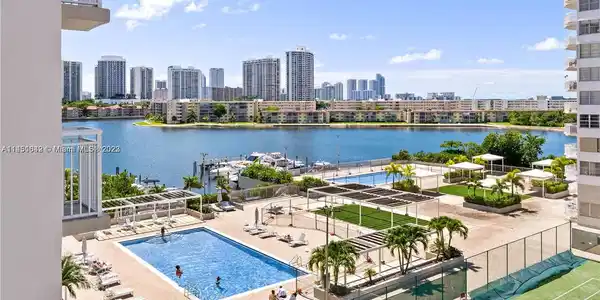 18031 Biscayne Blvd