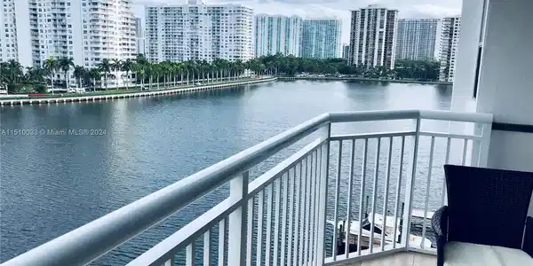18081 Biscayne Blvd