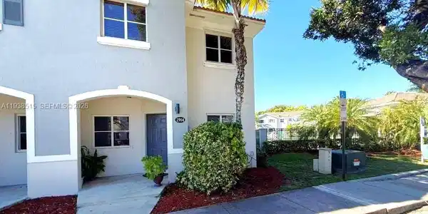 2914 SE 15th Ter