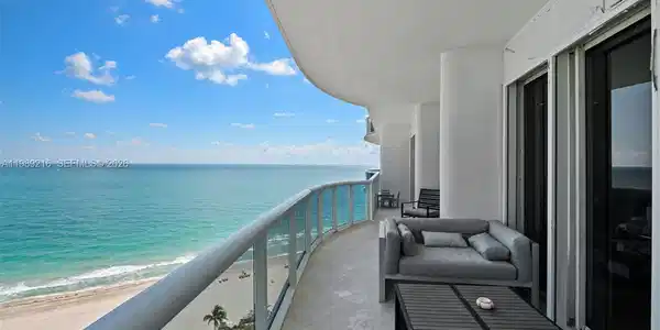 9601 Collins Ave