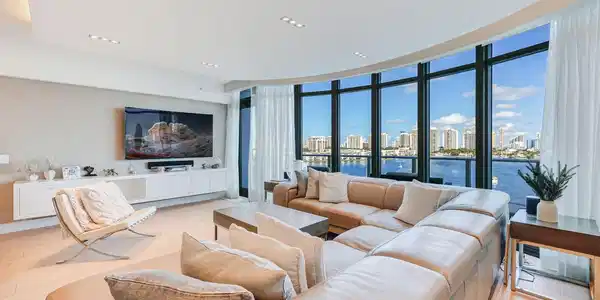 17301 Biscayne