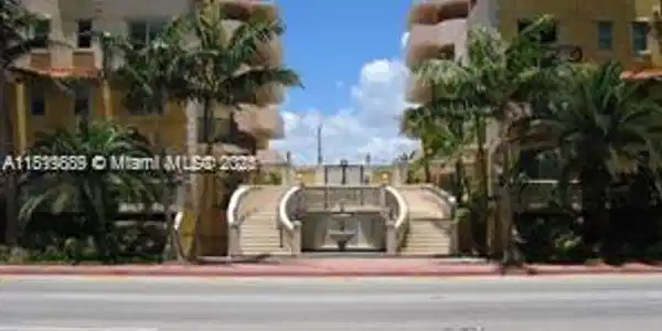 8888 Collins Ave