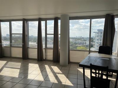 900 Bay Dr
