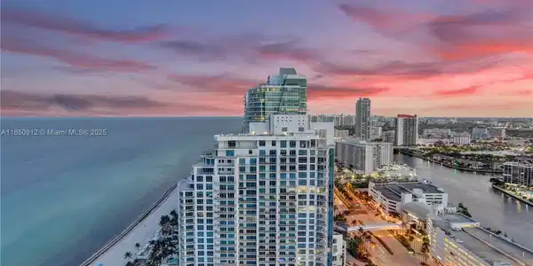 Image 2: Ocean, Skyline and Intracoastal view from unit 3506