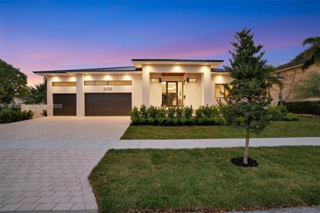 2709 NE 25th Ct