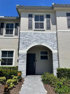 1586 SE 27th Ter
