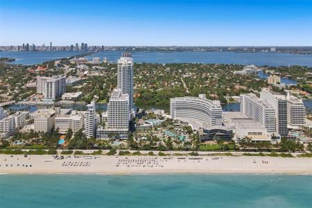 4391 Collins Ave
