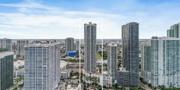 1750 N Bayshore Dr