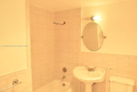1250 West Ave