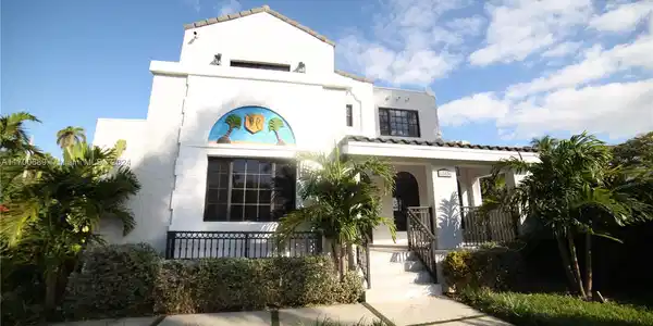 Image 4