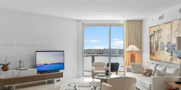17111 Biscayne Blvd