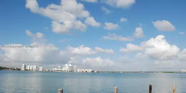 2250 Bay Dr Unit 6