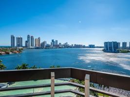 3600 Mystic Pointe Dr Unit 1213