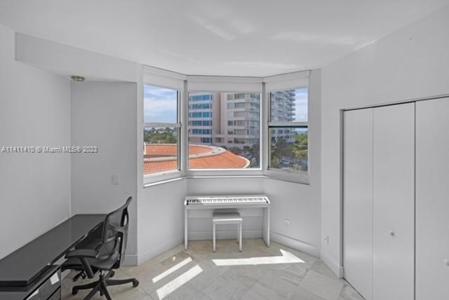 300 S Pointe Dr Unit 606