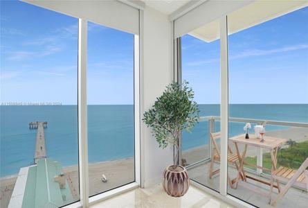 16699 Collins Ave
