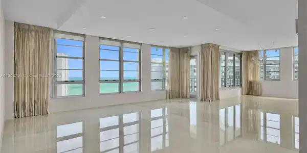 5660 Collins Ave