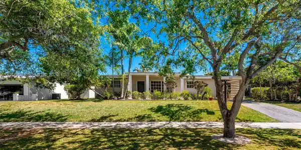8751 SW 193rd Ter